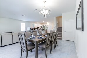 Villa, Multiple Beds | In-room dining - 1594 Sandbagger Drive (Davenport)