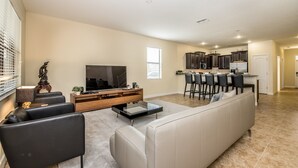 Unclassified image, 3 of 24, button - 1471 Wexford Way (Davenport)