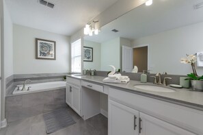 Bathroom - 1569 Tempo Lane (Davenport)
