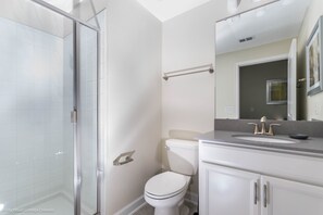 Townhouse, 5 kamar tidur | Kamar mandi