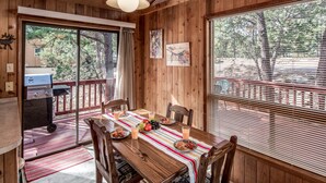 Casa, 2 habitaciones | Servicio a la habitación