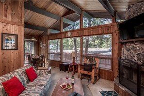 House, 2 Bedrooms | Living area