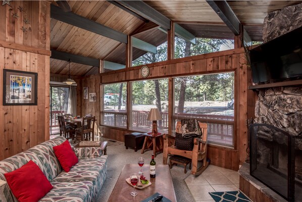 House, 2 Bedrooms | Living area
