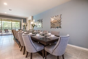 Villa, varias camas | Servicio a la habitación