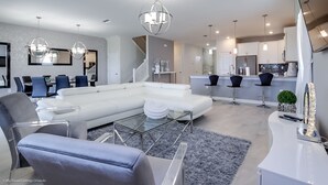Villa, Multiple Beds | Living area - 8915 Stinger Drive (Davenport)