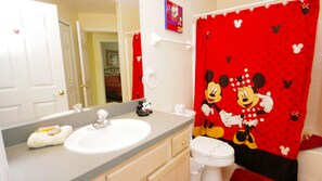 House, 4 Bedrooms | Bathroom - 2681 Emerald Island Blvd (Kissimmee)