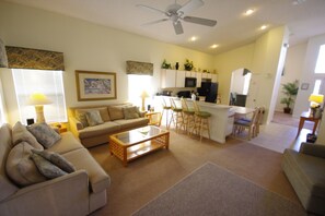 Villa, 5 Bedrooms | Living area