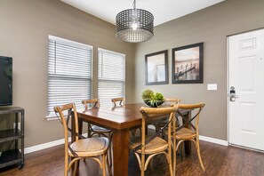 Townhome, 4 Bedrooms | In-room dining - 22-101 Lucaya - Master Vacation Homes (Kissimmee)