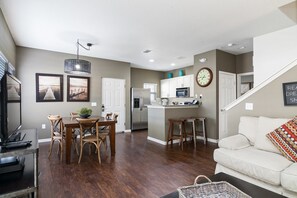 聯排別墅, 4 間臥室 | 房內用餐