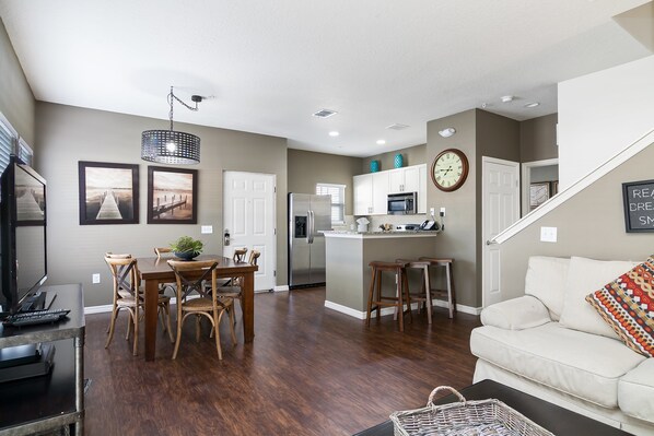 Residenza, 4 camere da letto | Pasti in camera