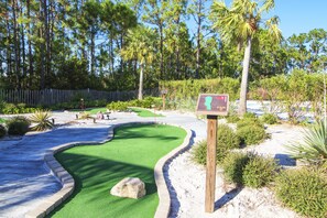 Townhome, 5 Bedrooms | Property grounds