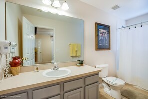 House, Multiple Beds | Bathroom - Acadia Estates - 8013 Acadia Estates Court (Kissimmee)