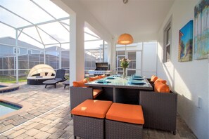 House, 6 Bedrooms | Outdoor dining