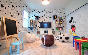Casa, 6 quartos | Playground interno