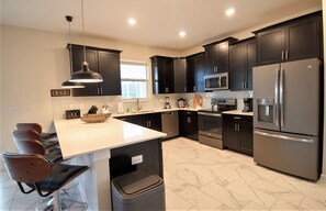 House, 6 Bedrooms | Private kitchen