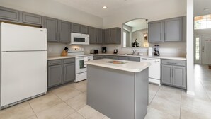 Unclassified image, 5 of 29, button - 2696 La Isla Court (Kissimmee)