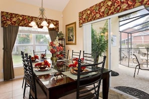 Casa, várias camas | Opções para refeição no quarto