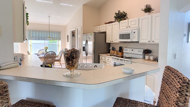 House, 4 Bedrooms | Private kitchen