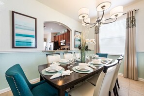 Villa, 6 Bedrooms | In-room dining