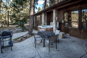 Maison, 3 chambres | Balcon