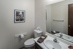 Townhome, 3 Bedrooms | Bathroom - 40 Grenoble-three-bedroom (Ruidoso)