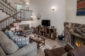 Townhome, 3 Bedrooms | Living area