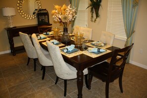 House, 6 Bedrooms | Private kitchen