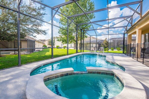 House, 5 Bedrooms | Outdoor pool