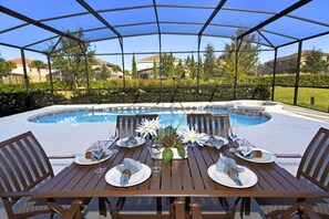 House, 6 Bedrooms | Dining