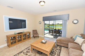 Living area - Solterra Five-bedroom (Davenport)