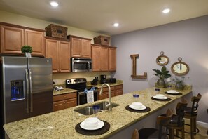 Townhome, 4 Bedrooms | Private kitchen
