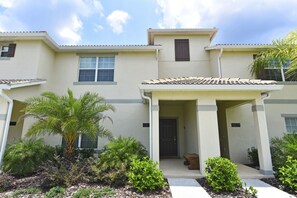 Townhome, 4 Bedrooms | Property entrance