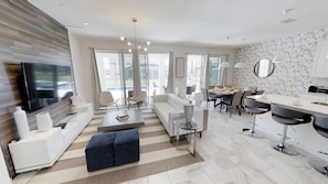 House, 6 Bedrooms | Living area