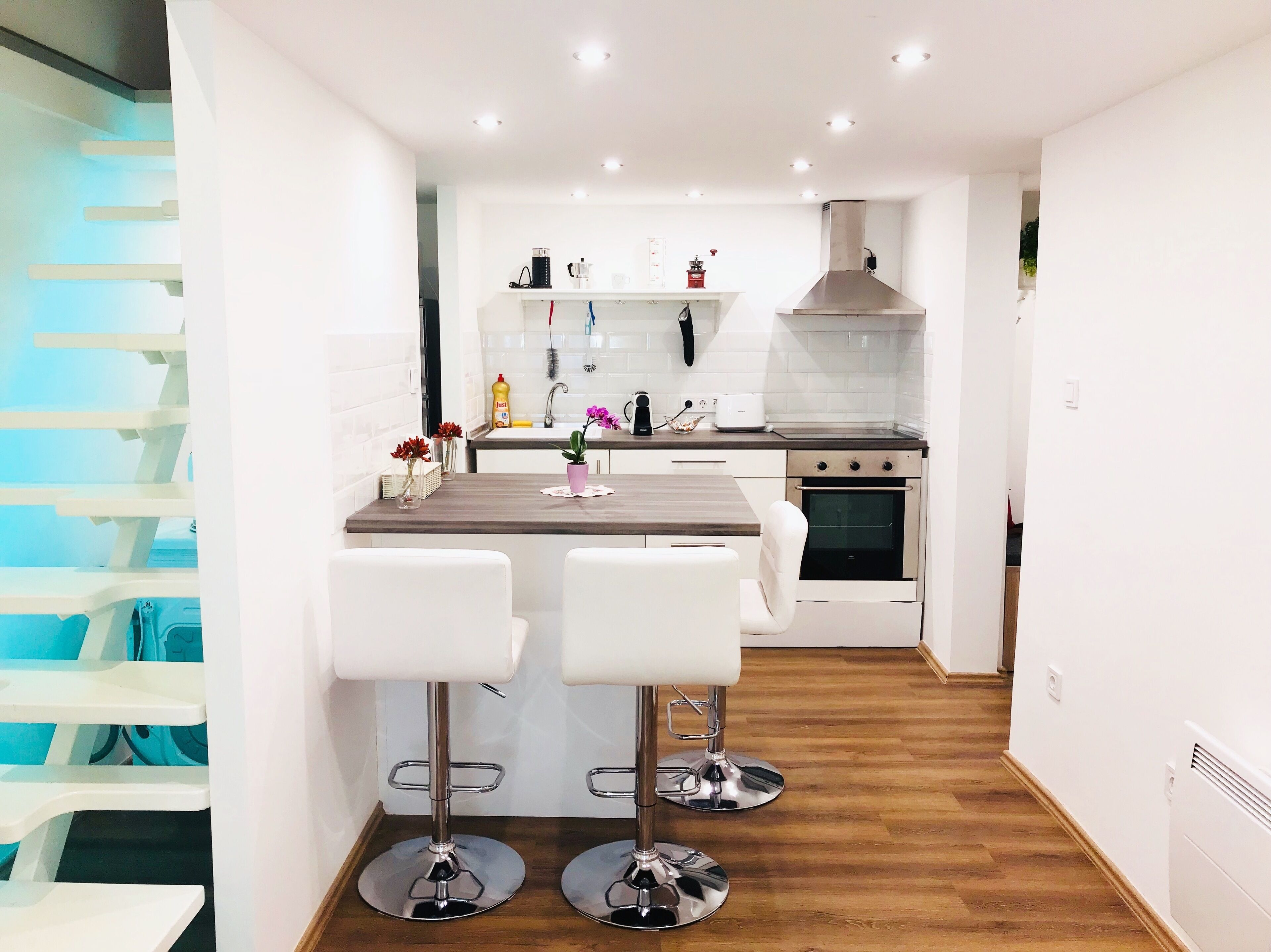 Fridge, microwave, oven, toaster