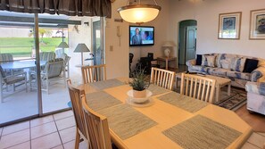 House, 4 Bedrooms | In-room dining