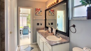 Casa, 4 habitaciones | Baño