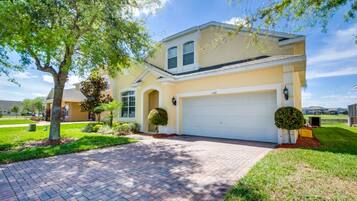 Villa, 5 Bedrooms | Front of property