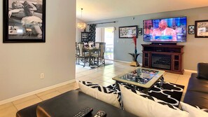 House, 4 Bedrooms | Living area