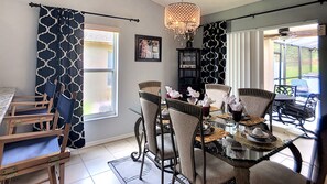 Huis, 4 slaapkamers | Dineren in de kamer