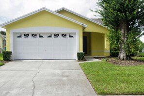 House, 4 Bedrooms | Front of property