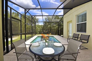 House, 5 Bedrooms | Outdoor dining