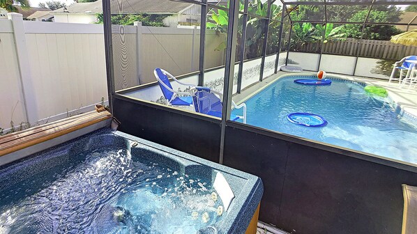 House, 3 Bedrooms | Outdoor spa tub