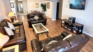 Maison, 5 chambres | Coin séjour