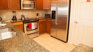 Private kitchen - Reunion Resort and Spa Three-bedroom (Kissimmee)