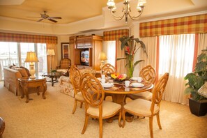 Condo, 3 Bedrooms | In-room dining