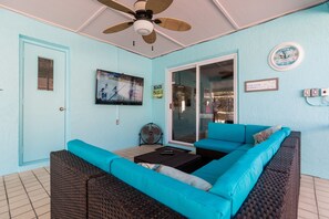 House, 4 Bedrooms | Living area