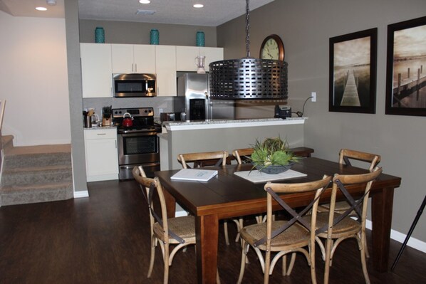 Townhome, 3 Bedrooms | In-room dining