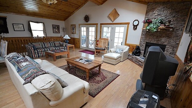 Unclassified image, 1 of 12, button - Ruidoso Three-bedroom (Ruidoso)