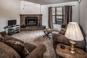 House, 3 Bedrooms | Living area