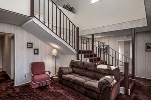 House, 3 Bedrooms | Living area